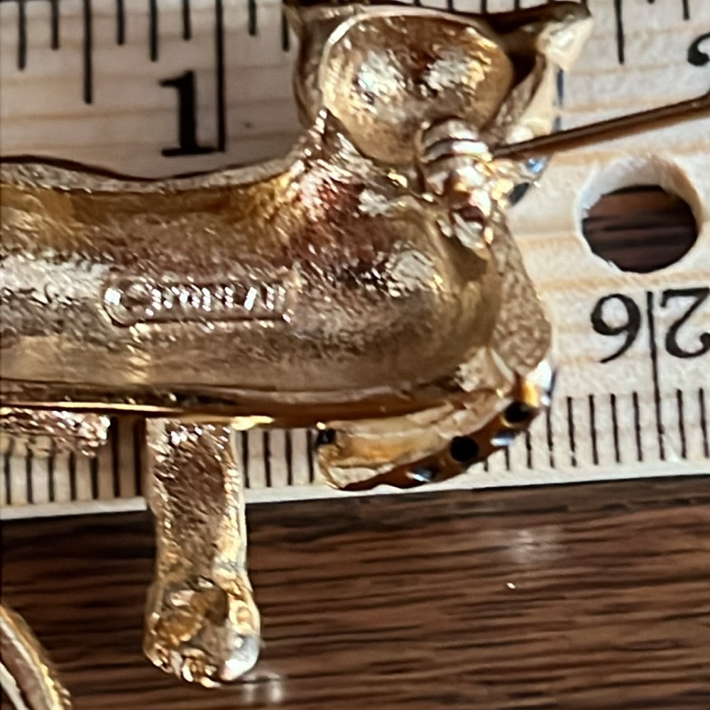 1970s Leopard 22K Triple Plated Gold Brooches 2 - Picture 2 of 6